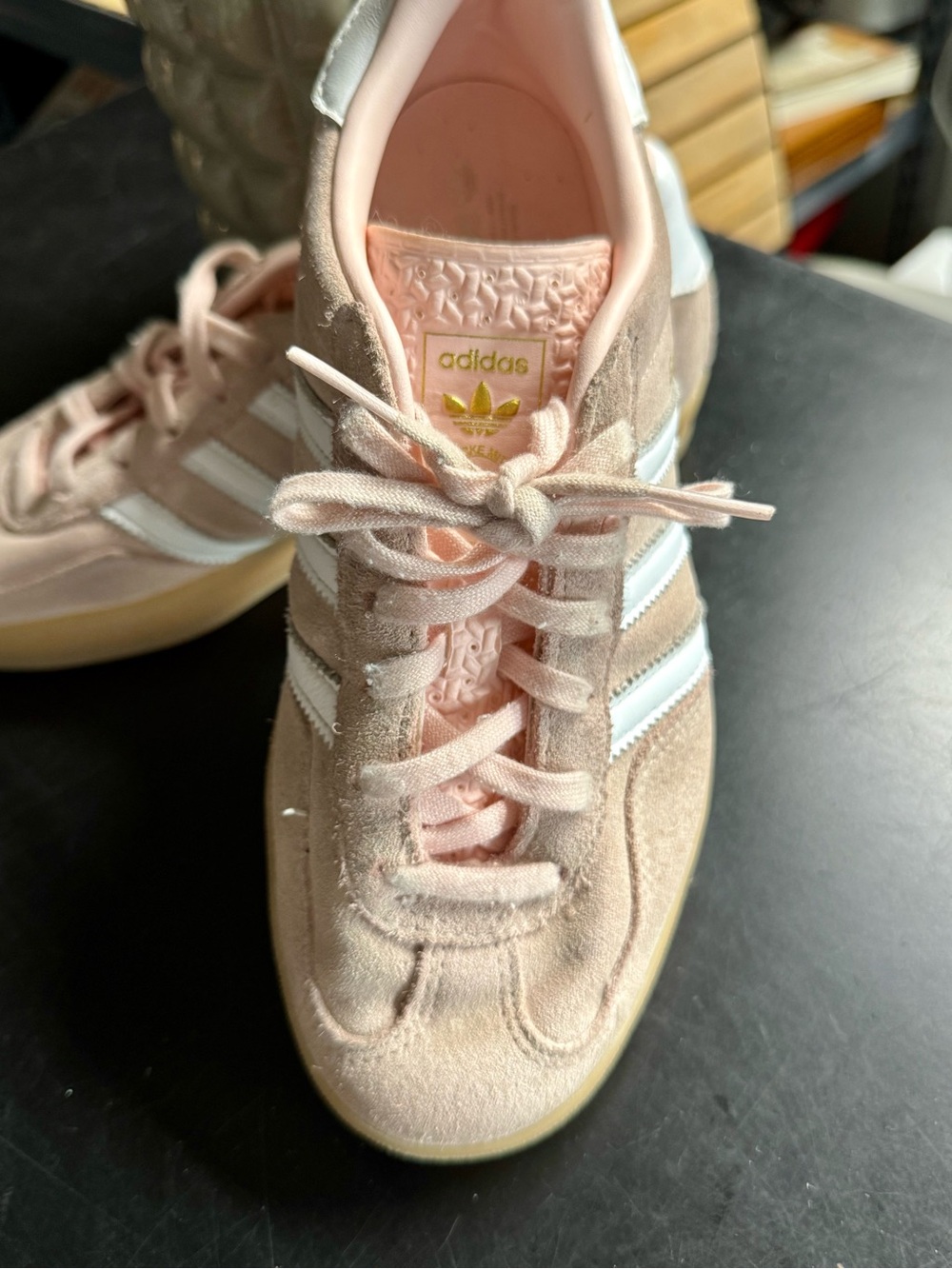 👟Adidas Gazelle Light Pink Suede Sneakers Size 6.5 - Picture 3 of 11